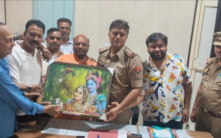 Hardoi News: अतिक्रमण के प्रति जागरूक हो व्यापारी वर्ग : ब्रजेश कुमार राय, उत्तर प्रदेश उद्योग व्यापार संगठन ने कोतवाल का किया अभिनंदन