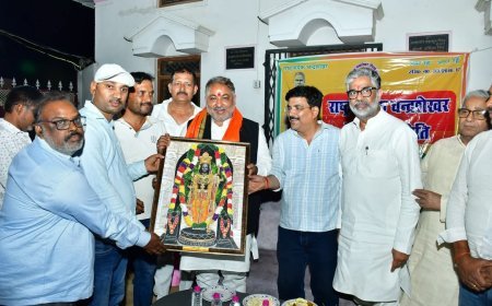 Ballia News: चंद्रशेखर मैराथन समिति की बैठक में तैयारियों की हुई समीक्षा, ऐतिहासिक होगी चंद्रशेखर हाफ मैराथन : दयाशंकर 