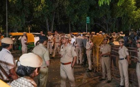 Delhi News: पुलिस ने 15 विदेशियों को किया गिरफ्तार, कई देशों के विदेशी नागरिक शामिल। 