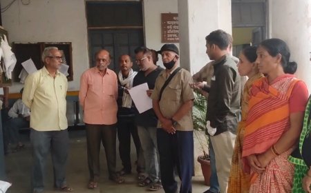 Mp News: मुलताई में कई परिवारों पर बुलडोजर की मार- मुलताई में जल गंगा संवर्धन अभियान के नाम पर किया जा रहा बेघर। 