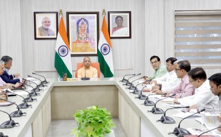 Lucknow News: सिटी बस सेवा में निजी ई-बस संचालकों को भी मिले मौका, किराया, पार्किंग, रूट भी हो सुनिश्चित: CM