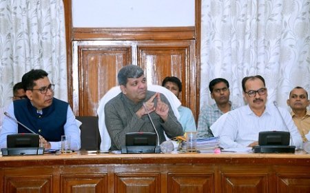 Lucknow News: मंत्री आशीष पटेल ने तकनीकी शिक्षा की गुणवत्ता और पारदर्शिता में सुधार के लिए की उच्चस्तरीय बैठक। 