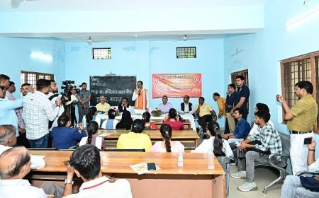 Lucknow News: सरकार सूक्ष्म उद्योगों के उन्नयन के लिए पूरी तरह प्रतिबद्ध व कटिबद्ध - केशव प्रसाद मौर्य 