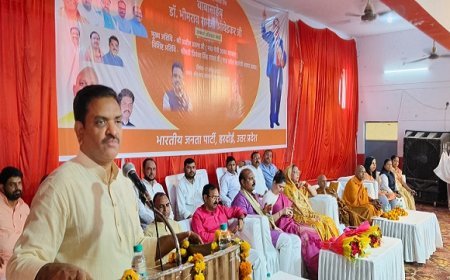 Hardoi News: अखिलेश की काली कलम ने भगवान बुद्ध से लेकर बाबा साहब तक का किया अपमान - प्रभारी मंत्री असीम अरुण