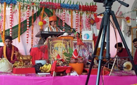 Hardoi News: श्री मद भागवत कथा- भगवान की परीक्षा नही ली जाती प्रतिक्षा की जाती है- कु.कोमल मिश्रा