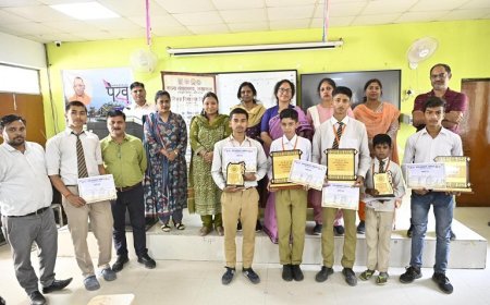 विश्व धरोहर दिवस के उपलक्ष्य में राज्य संग्रहालय लखनऊ द्वारा विभिन्न संस्थानों में प्रर्दशनी, व्याख्यान एवं प्रश्नोत्तरी प्रतियोगिता का आयोजन। 