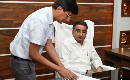 Lucknow News: विशाल सिंह ने संस्कृति विभाग के विशेष सचिव एवं निदेशक पद का कार्यभार संभाला। 