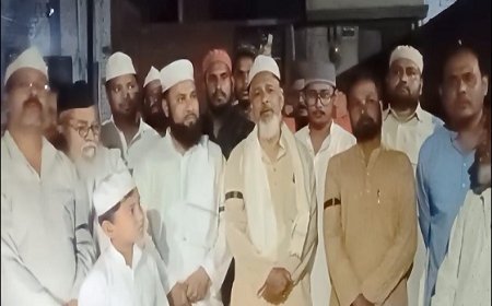 Hardoi News: पाकिस्तान मुर्दाबाद के नारों के साथ आतंकी हमले का किया विरोध। 