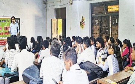 Hardoi News: अक्षय तृतीया पर बाल विवाह की रोकथाम हेतु चाइल्ड हेल्पलाइन द्वारा किया गया जागरूकता कार्यक्रम। 