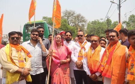 Hardoi News: भगवान परशुराम जन्मोत्सव पर विशाल शोभायात्रा निकाली, जिला पंचायत अध्यक्ष प्रेमावती ने किया शुभारंभ