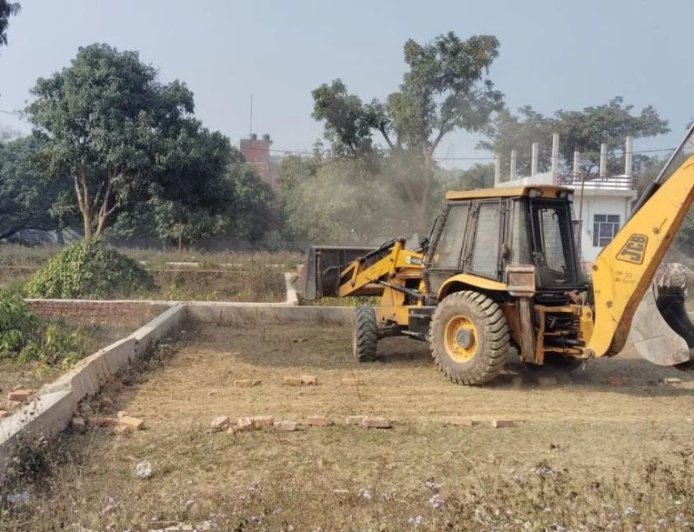 Lucknow : सुशांत गोल्फ सिटी व दुबग्गा में 06 अवैध प्लाटिंग ध्वस्त, एलडीए उपाध्यक्ष प्रथमेश कुमार के निर्देश पर प्रवर्तन जोन-2 एवं जोन-7 की टीम ने की कार्रवाई 