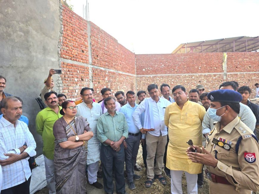 Hathras News: कोल्ड स्टोरेज में लगी भीषण आग, सदर विधायक ने ली जानकारी