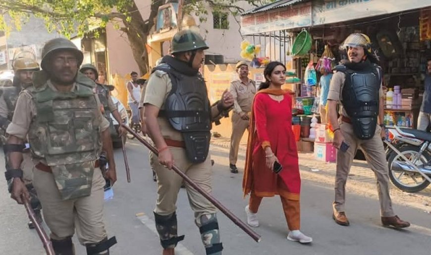 Hardoi News: दंगा नियंत्रण का मेगा ड्रिल- हार्डकोर अभ्यास में पुलिस ने चलाए अश्रु गैस-रबर बुलेट, कस्बे में अफरातफरी। 