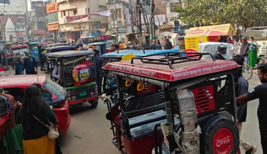 Lucknow News: अवैध ई रिक्शा व ऑटो के खिलाफ बड़ी कार्रवाई, 1007 ई-रिक्शा सीज और 3093 का हुआ चालान
