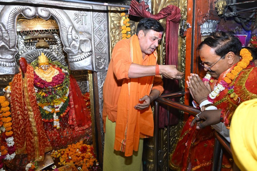 Lucknow News: उप मुख्यमंत्री केशव प्रसाद मौर्य ने मां शीतला देवी अतिथि गृह, सयारा, महापुरुषों की प्रतिमा पर माल्यार्पण कर श्रद्धासुमन अर्पित किए