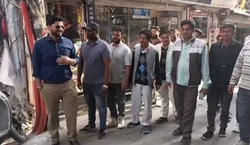 Mussoorie News: मसूरी में लगातार हो रहे भू-धसाव और आपदा को देखते हुए सेंट्रल बिल्डिंग रिसर्च इंस्टीट्यूट के वैज्ञानिकों ने शुरू किया मसूरी के लंढौर बाजार का निरीक्षण। 