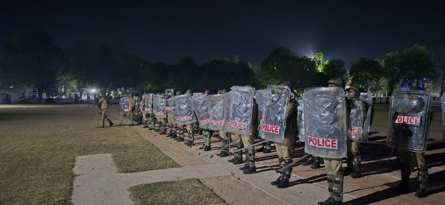 Hardoi News: एसपी के निर्देशन में पुलिस बल ने परेड/दंगा नियंत्रण का रिहर्सल किया