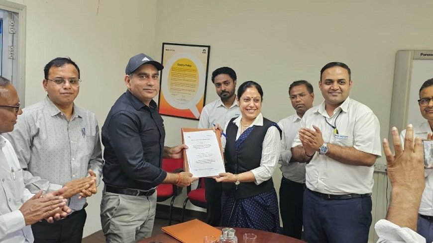 Lucknow News: टाटा मोटर्स और आईटीआई अलीगंज के बीच ड्यूल सिस्टम ऑफ ट्रेनिंग के लिए MOU पर हस्ताक्षर। 