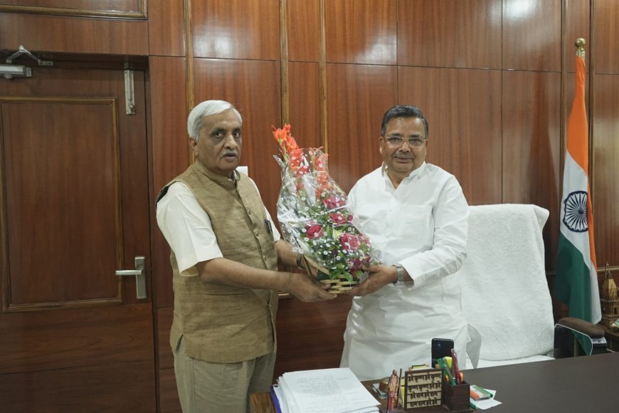 Lucknow News: बारहमासा पत्रिका जनजातीय कला के विभिन्न आयामों को प्रदर्शित करने का एक सशक्त माध्यम बनेगी -जयवीर सिंह (Jayveer Singh)