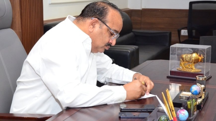 Lucknow News: उद्यान मंत्री दिनेश प्रताप सिंह ने उद्यान विभाग की योजनाओं की समीक्षा की