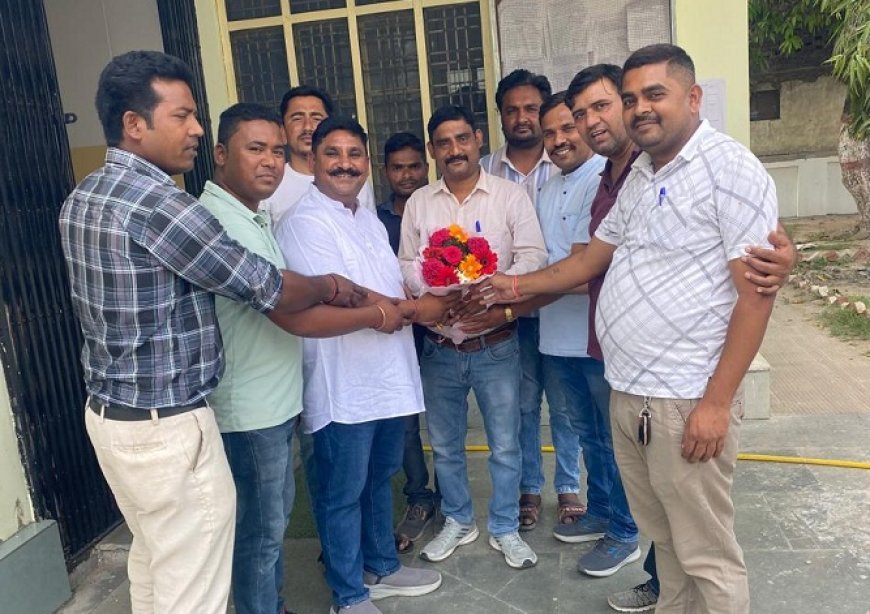 Uttarakhand News: सैनी के पदवार ग्रहण करने पर ग्राम प्रशसकों ने किया स्वागत। 