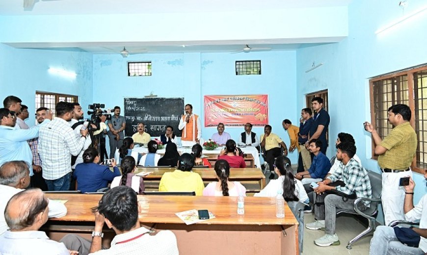 Lucknow News: सरकार सूक्ष्म उद्योगों के उन्नयन के लिए पूरी तरह प्रतिबद्ध व कटिबद्ध - केशव प्रसाद मौर्य 