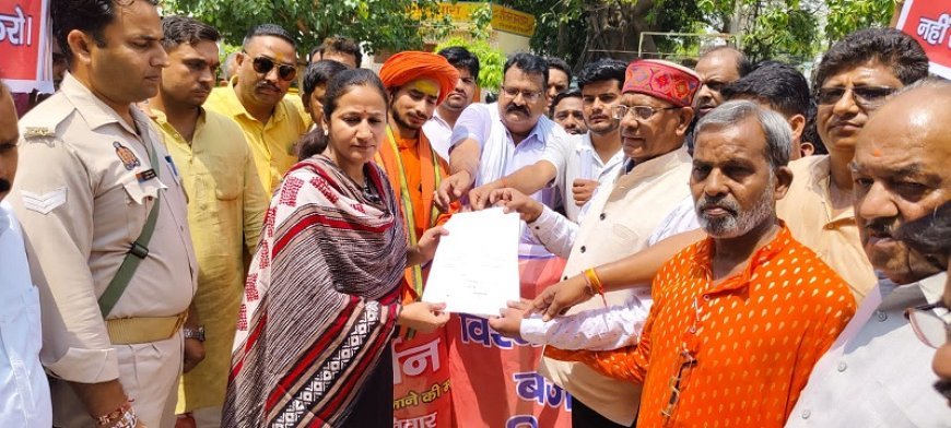 Sambhal News: बाल योगी दीनानाथ की चेतावनी- पाँच मिनट में अगर तुम्हारे रक्त की एक बूंद इस धरती पर रह जाए। 