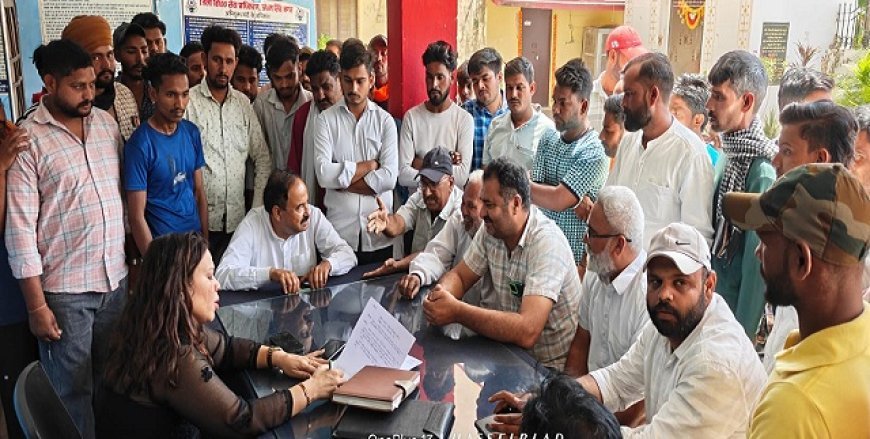 Uttarakhand News: बस चालक के खिलाफ कार्रवाई को लेकर एसआई को घेरा। 