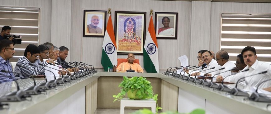 UP News: मुख्यमंत्री का निर्देश- आउटसोर्सिंग कार्मिकों को भी मिले मेडिकल सुविधा, मातृत्व अवकाश, दुर्घटना बीमा, पेंशन एवं पारिवारिक पेंशन सहित सभी लाभ। 