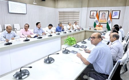 UP News: विकास प्राधिकरणों में भवन मानचित्रों के लंबित प्रकरणों का एकमुश्त निस्तारण सुनिश्चित किया जाए- मुख्यमंत्री