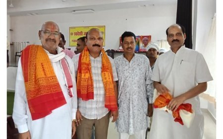 Hardoi News: भारत में निर्मित वस्तुओं से ही देश आत्मनिर्भर बनेगा: किशोरी लाल