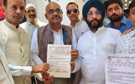 Kanpur News: कलक्टरगंज मंडी में भीषण अग्निकांड मुवावजा की मांग को लेकर व्यापारियों ने जिलाधिकारी से की भेंट। 