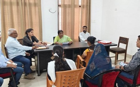 Ballia News: सदस्य,उ0प्र0 राज्य महिला आयोग ने सुनी पीड़ित महिलाओं की समस्याएं। 