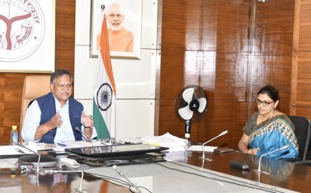 Lucknow News: मुख्य सचिव ने जनपद भ्रमण हेतु नामित नोडल अधिकारियों के साथ वीडियो कॉन्फ्रेंसिंग से बैठक कर दिये आवश्यक दिशा-निर्देश