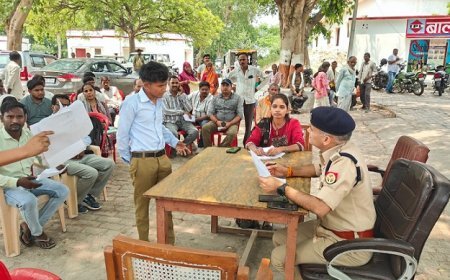 Hardoi News: पुलिस अधीक्षक ने सुनीं थाना समाधान दिवस में फरियादियों की शिकायतें। 