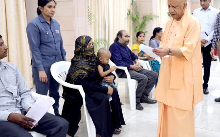 UP News: 'जनता दर्शन'- हर पीड़ित के पास पहुंचे योगी, कराया अहसास- हर समस्या में साथ खड़ी है सरकार।  