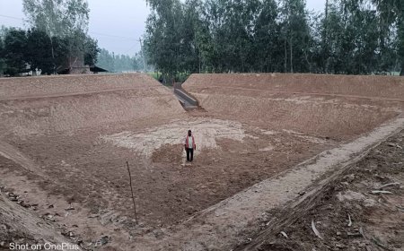 Rae Bareli News: रायबरेली में वर्षा जल संचयन के लिए 50 खेत तालाबों का निर्माण, किसानों को मिलेगा 52,500 रुपये का अनुदान