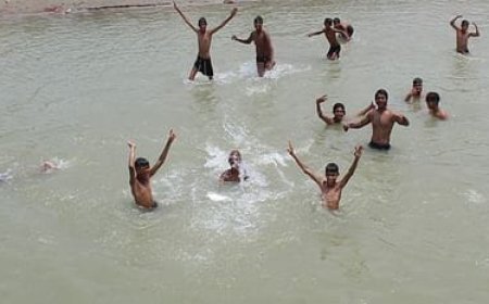 Hathras News: तेज धूप और उमस ने की हालत खराब, पसीने से पूरे दिन भीगा रहा बदन