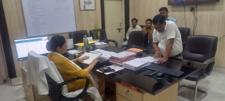 Hardoi News: सर्वाेदय विद्यालयों के सम्बन्ध में सीडीओ ने की बैठक। 