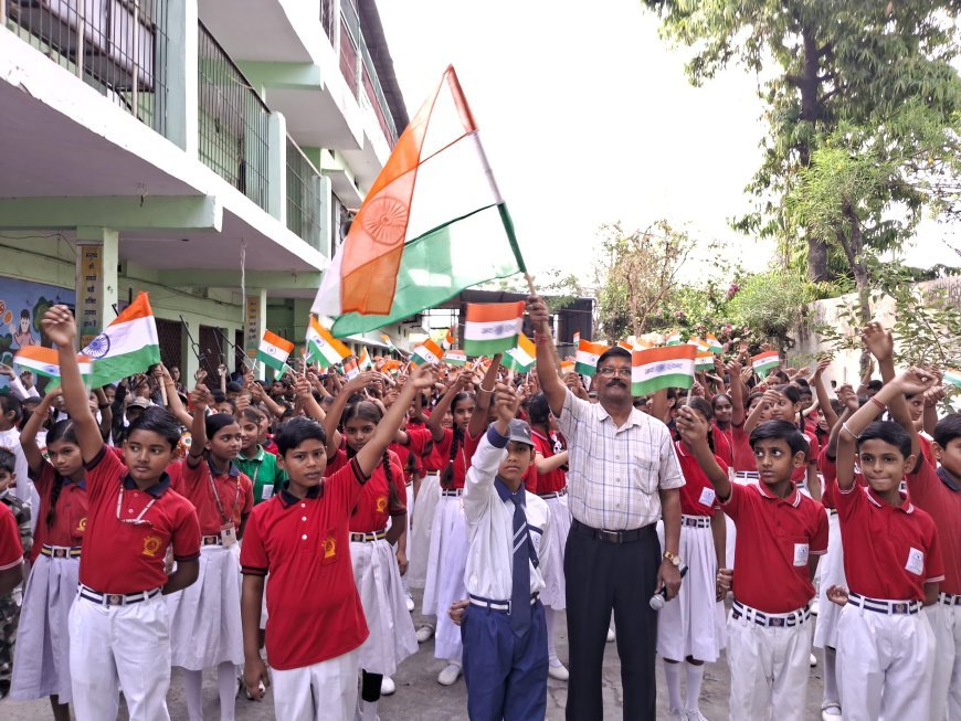 Hardoi News: श्री डाल सिंह मेमोरियल स्कूल में गूंजे देशभक्ति के स्वर, बच्चों ने मनाया ‘जश्ने-ए-ऑपरेशन सिंदूर’