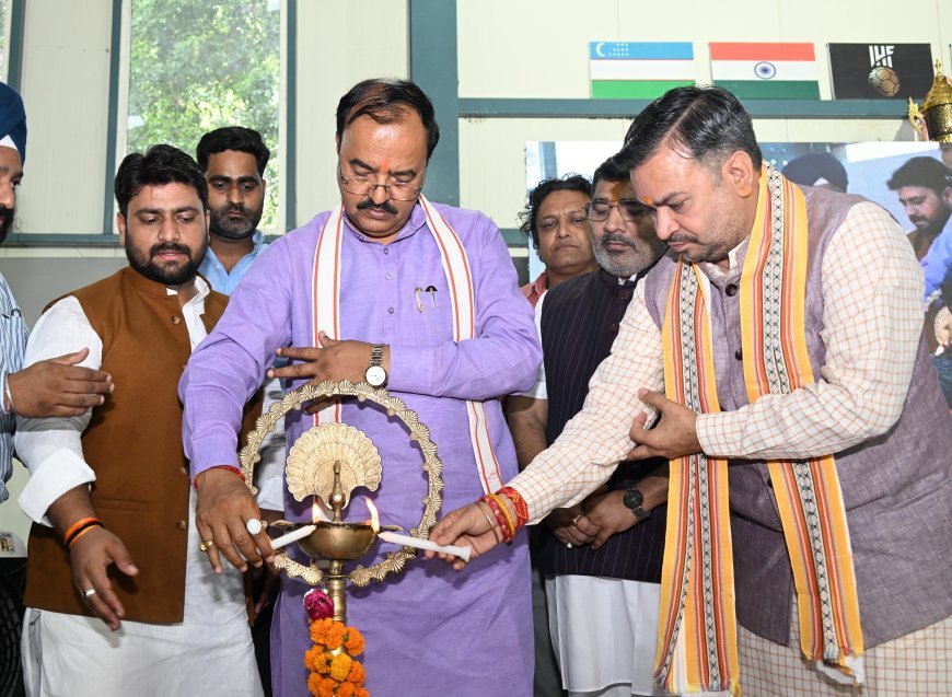 Lucknow News: देश की सेनाओं के साथ पूरा हिंदुस्तान खड़ा है, देश के दुश्मनों को सबक सिखाया जा रहा है- उपमुख्यमंत्री केशव