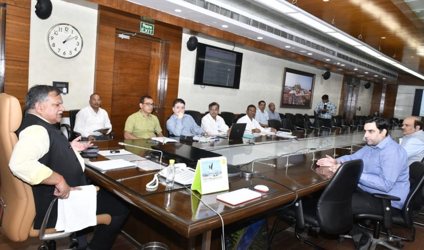 Lucknow News: महायोगी गुरू गोरखनाथ आयुष विश्वविद्यालय गोरखपुर के निर्माण कार्यों की समीक्षा, 31 जुलाई तक कार्य पूर्ण कराने के निर्देश