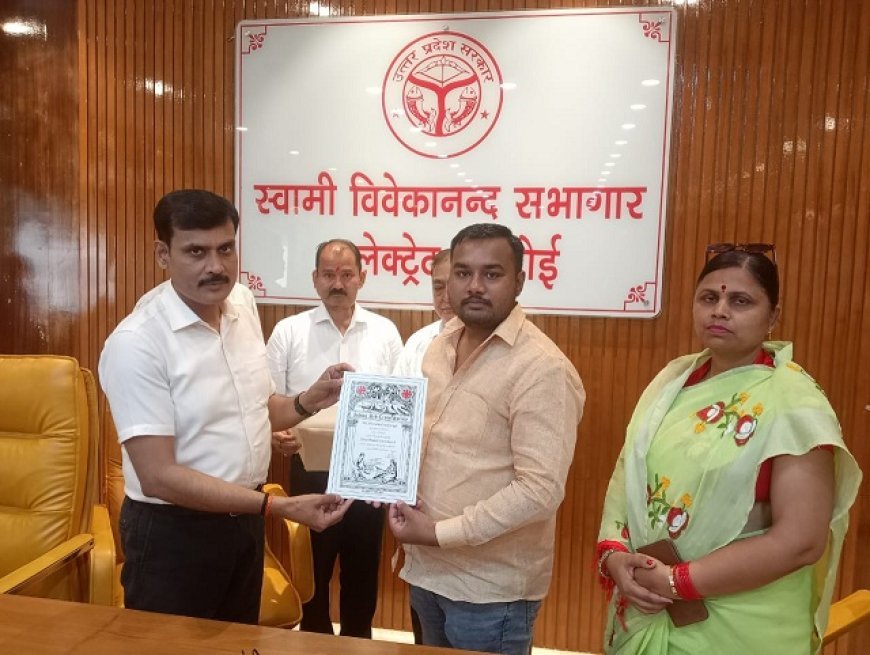 Hardoi News: रेडक्रॉस की नई कार्यकारिणी का हुआ गठन- नई कार्यकारिणी में सभापति रमेश अग्रवाल, उप सभापति अभिषेक सिकरवार सहित 15 सदस्यों को चुना गया।