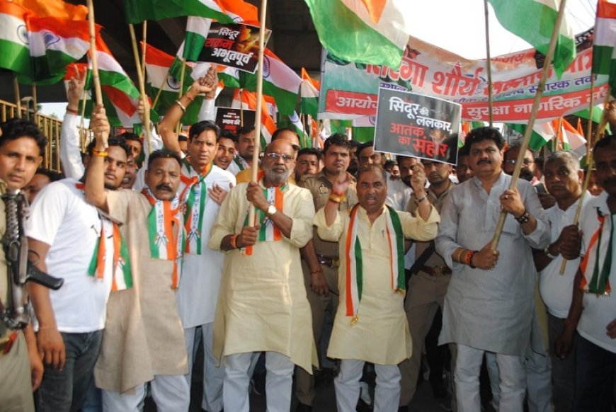 Deoband News: ऑपरेशन सिंदूर की सफलता के उपलक्ष में देवबंद में भाजपाइयों ने निकाली तिरंगा यात्रा।