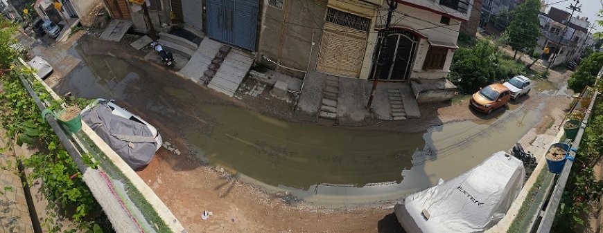 Gonda News: अतिक्रमण से नाली गायब, सड़कों पर गंदा पानी: आवास विकास फेज-2 में नारकीय जीवन। 