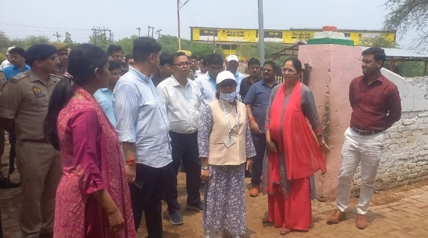 Hardoi News: नोडल अधिकारी ने किया विभिन्न परियोजनाओं का निरीक्षण। 