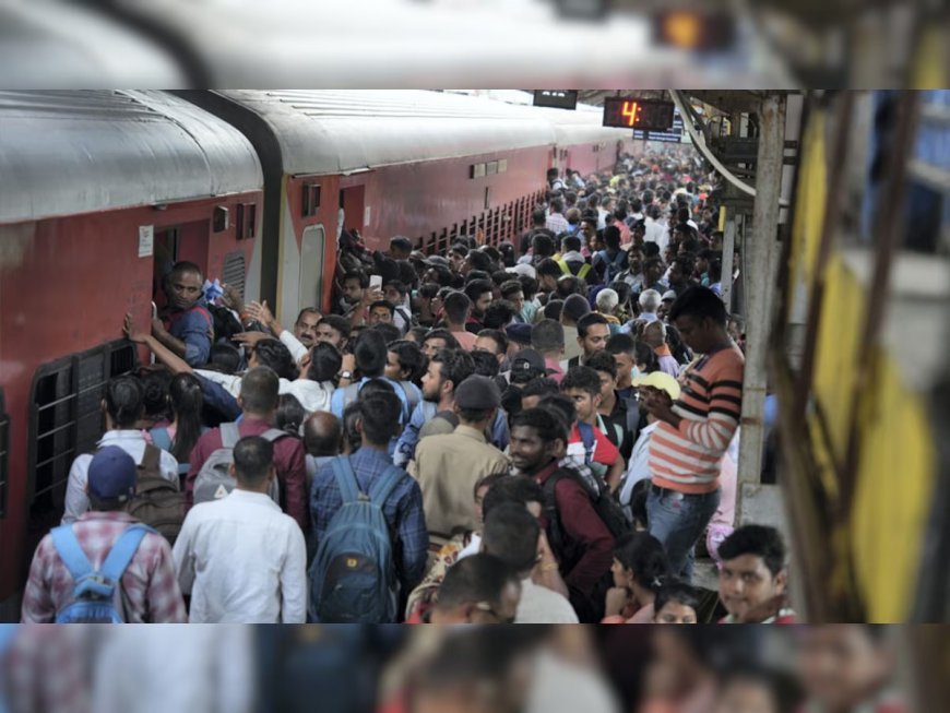 Viral: UP के रेलवे स्टेशनों पर फोटोग्राफी और वीडियोग्राफी पर प्रतिबंध, रील मेकर्स और यूटूबर पर रहेगी नजर