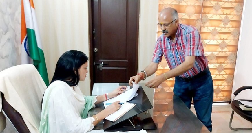 Agra News: रहन कलां गांव में शुरू होने जा रहे ‘रेनीवैल’ प्रोजेक्ट की जानकारी मांगी पांच रैनीवैल बनेंगे,आठ करोड़ घन लिटर पानी प्रतिदिन दोहित होगा। 