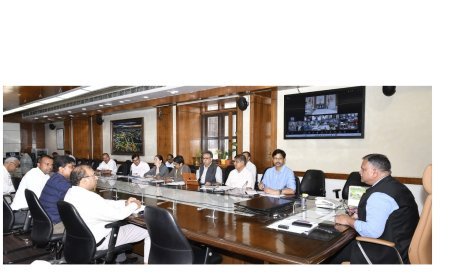 Lucknow News: मुख्य सचिव ने जीरो पॉवर्टी अभियान की समीक्षा कर सभी सीडीओ एवं बीडीओ को दिए आवश्यक दिशा-निर्देश