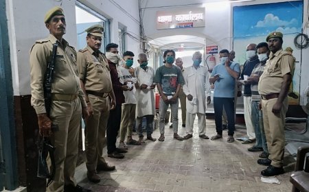 Deoband News: थाना प्रभारी धर्मेंद्र सोनकर का जुआरी गैंग पर बड़ा प्रहार, आठ जुआरी गिरफ्तार, नकदी व ताश की गड्डी बरामद। 